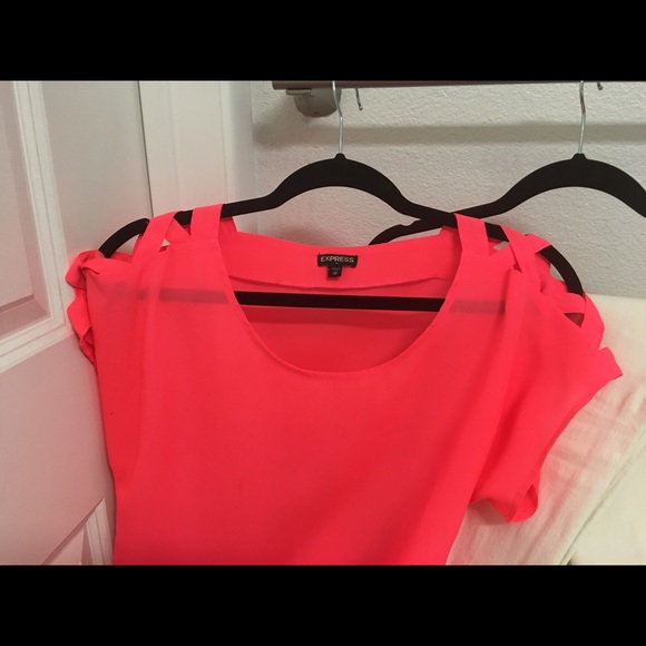 ✨Express Hot Pink Top, Size XS - Picture 3 of 5